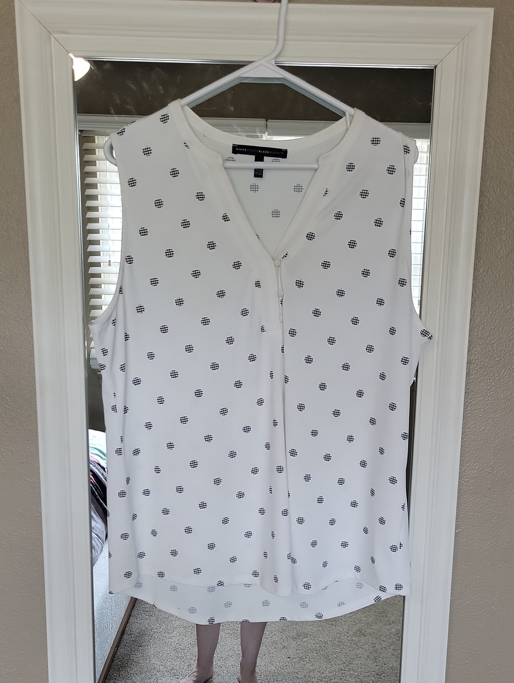 White House Black Market White Sleeveless Polka Dot Zip-Front Camisole Top XL